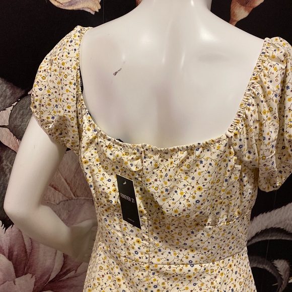 Forever 21 Floral Dress - Picture 5 of 6